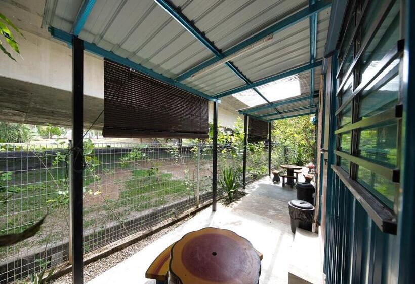 فندق Oyo 90960 Rajawali D Cabin Chalet Roomstay