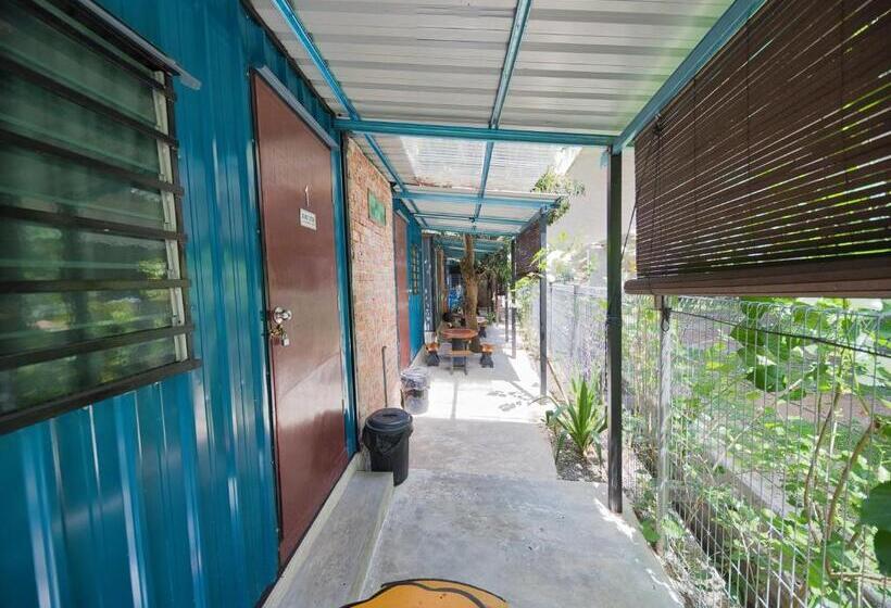 فندق Oyo 90960 Rajawali D Cabin Chalet Roomstay