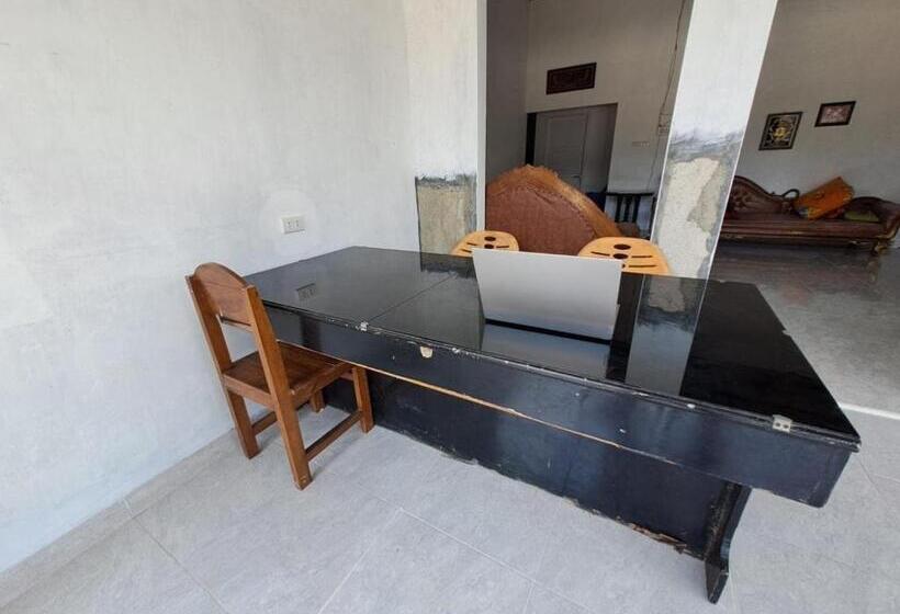 בית מלון כפרי Oyo 93814 Amanda Homestay