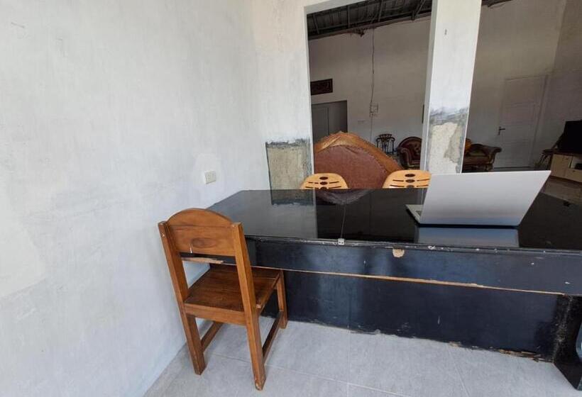 בית מלון כפרי Oyo 93814 Amanda Homestay