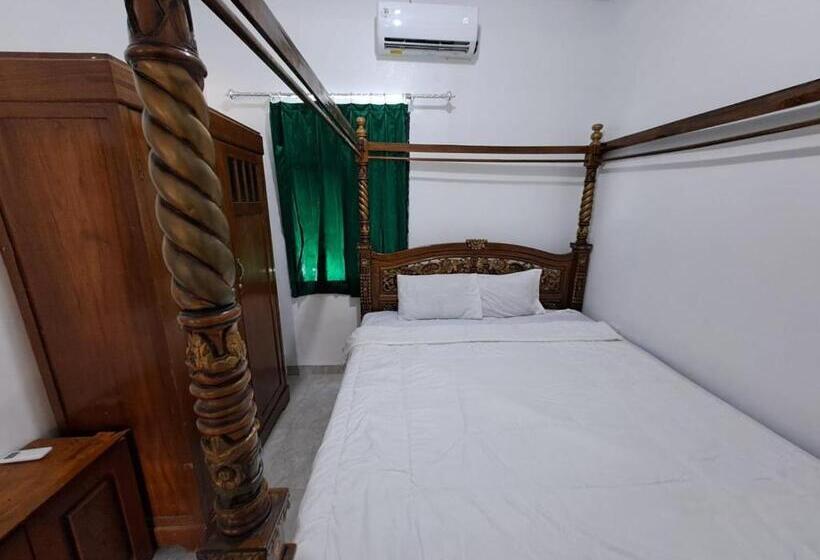 בית מלון כפרי Oyo 93814 Amanda Homestay