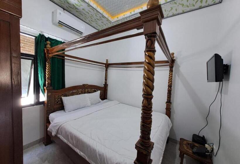 בית מלון כפרי Oyo 93814 Amanda Homestay