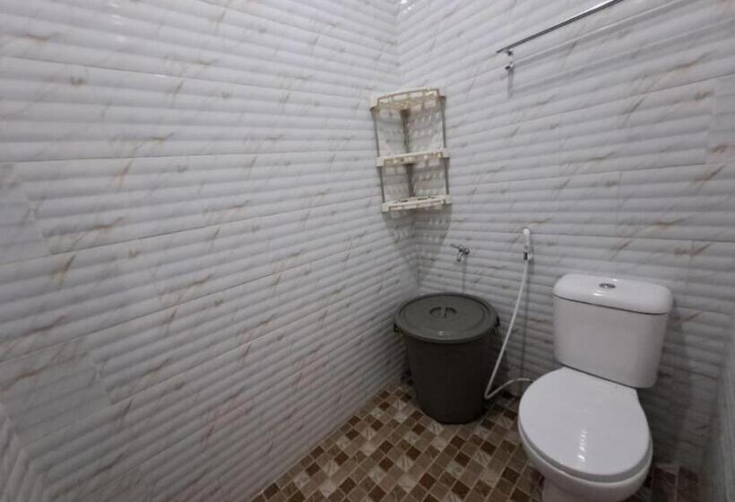 בית מלון כפרי Oyo 93814 Amanda Homestay