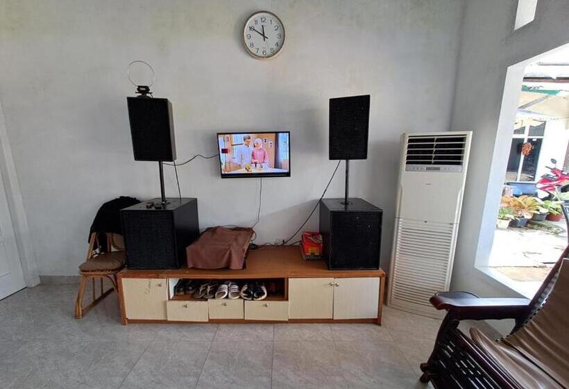 בית מלון כפרי Oyo 93814 Amanda Homestay