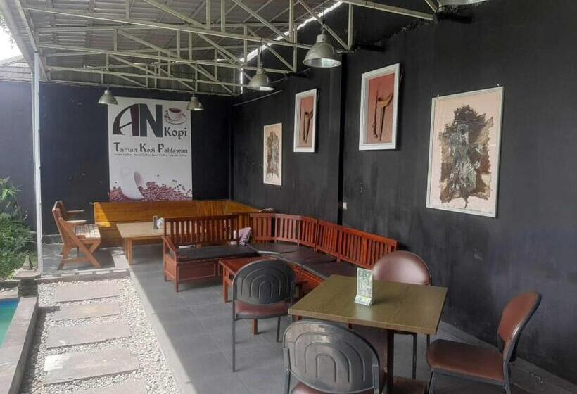 Hotel Oyo 93860 Wonosobo Bunkbed