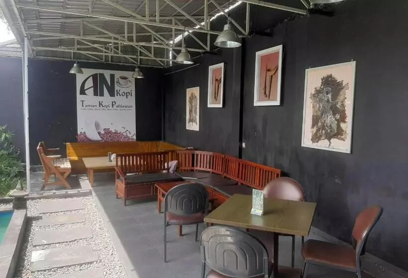 Szálloda Oyo 93860 Wonosobo Bunkbed