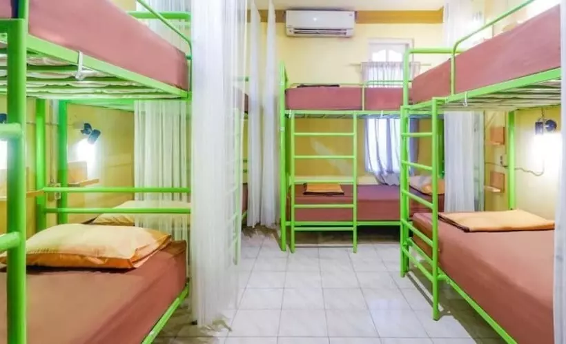 Szálloda Oyo 93860 Wonosobo Bunkbed