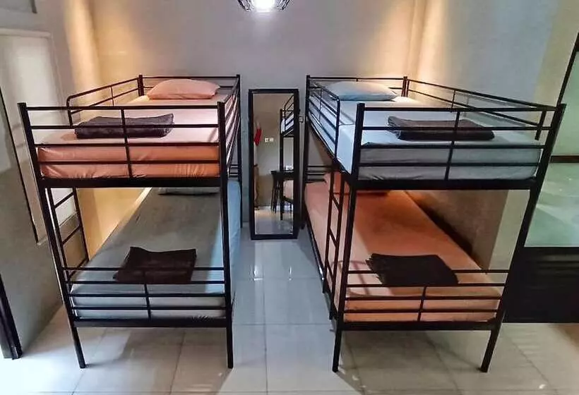 Szálloda Oyo 93860 Wonosobo Bunkbed