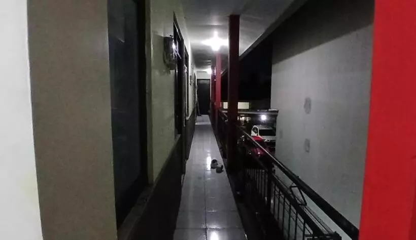 Hotelli Oyo 93861 Adinda Guest House Syariah