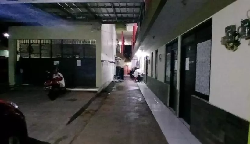 Hotelli Oyo 93861 Adinda Guest House Syariah