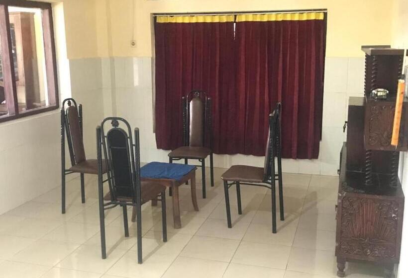 Hôtel Oyo 93864 Wisma Gading Syriah