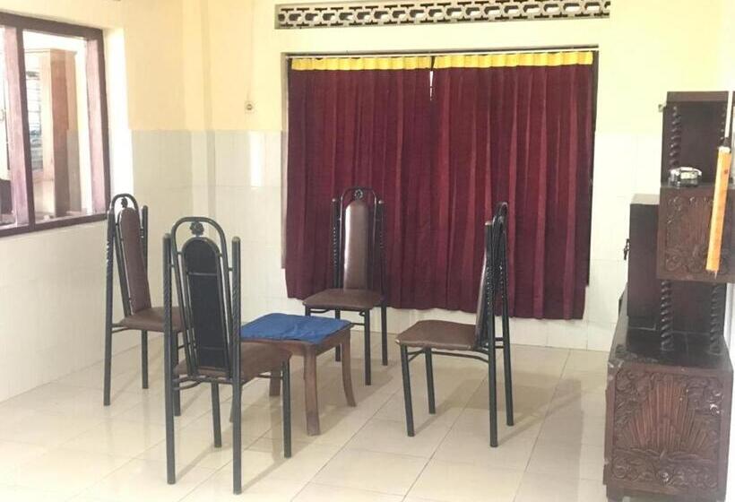 Hôtel Oyo 93864 Wisma Gading Syriah