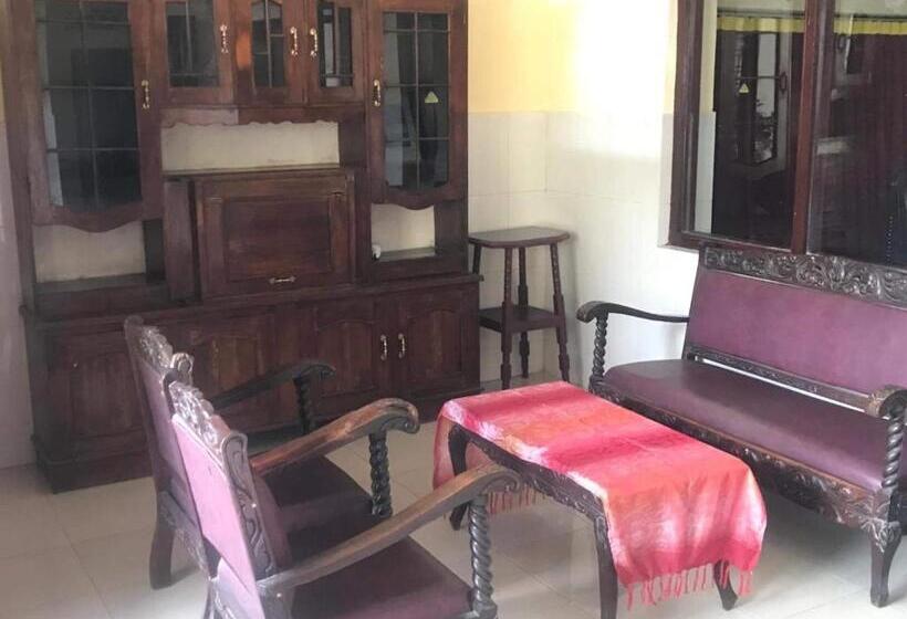 Hôtel Oyo 93864 Wisma Gading Syriah