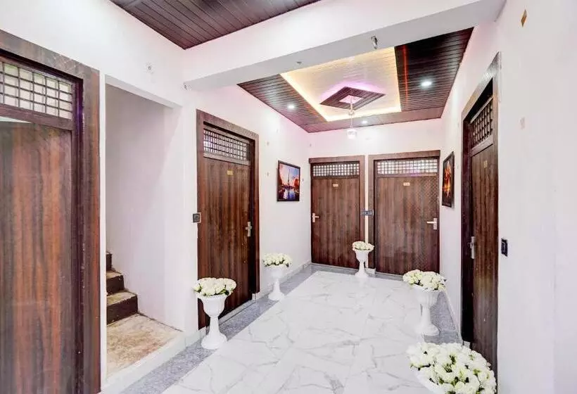 ホテル Oyo Jannat Residency