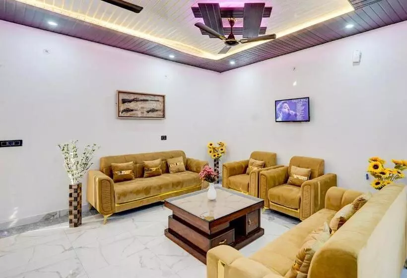 ホテル Oyo Jannat Residency