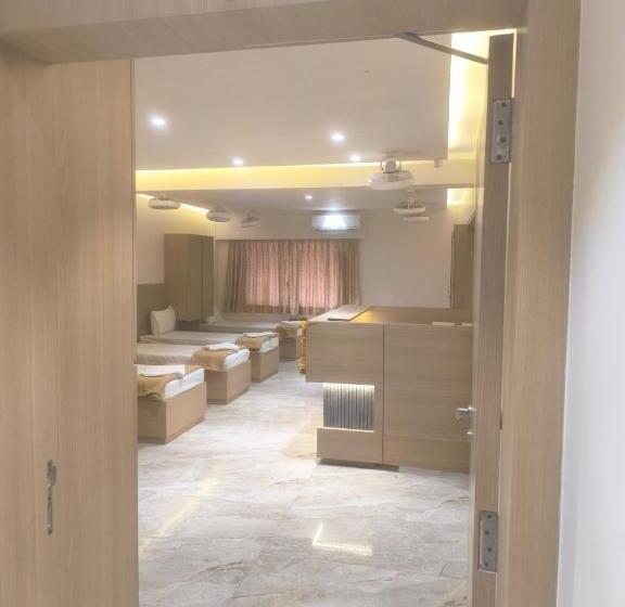 Hotel Raman Dormitory