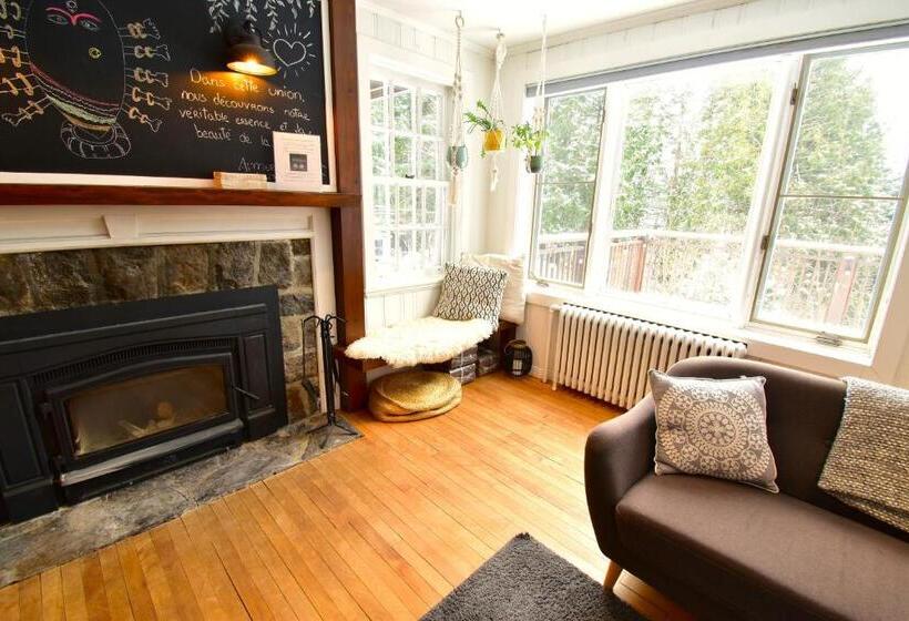 Retkeilymaja Le Partage Lodge: Destination Plein Air Et Sociale