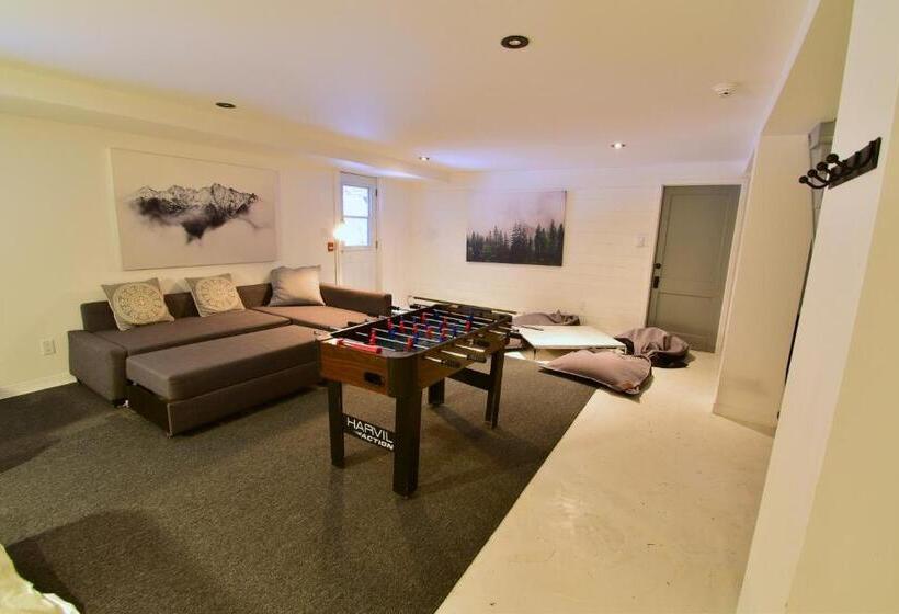 Retkeilymaja Le Partage Lodge: Destination Plein Air Et Sociale