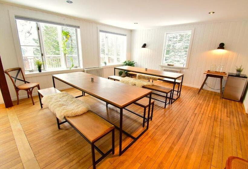 Retkeilymaja Le Partage Lodge: Destination Plein Air Et Sociale