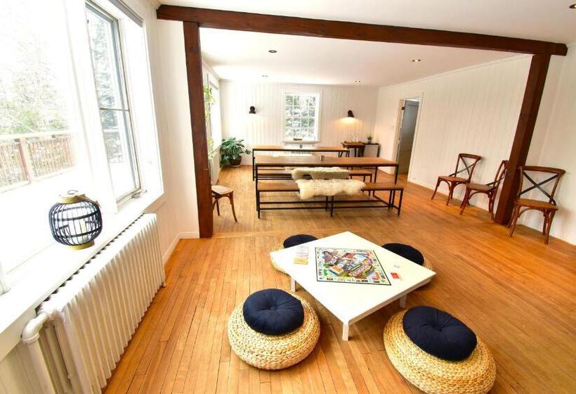 Retkeilymaja Le Partage Lodge: Destination Plein Air Et Sociale