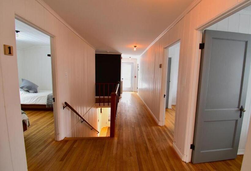 Retkeilymaja Le Partage Lodge: Destination Plein Air Et Sociale