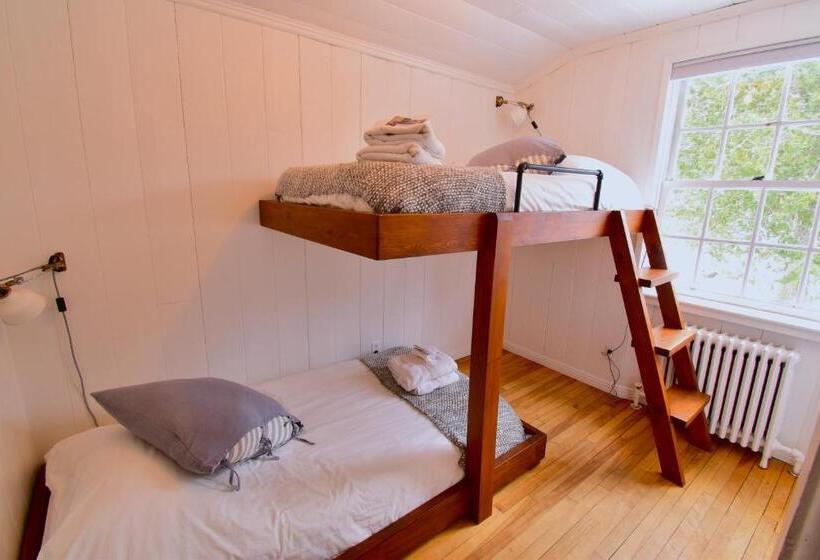 Retkeilymaja Le Partage Lodge: Destination Plein Air Et Sociale