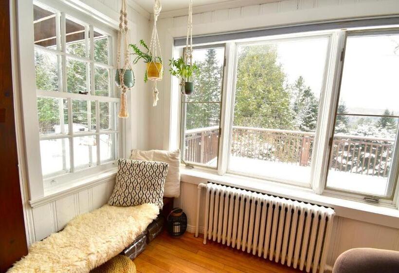 Retkeilymaja Le Partage Lodge: Destination Plein Air Et Sociale