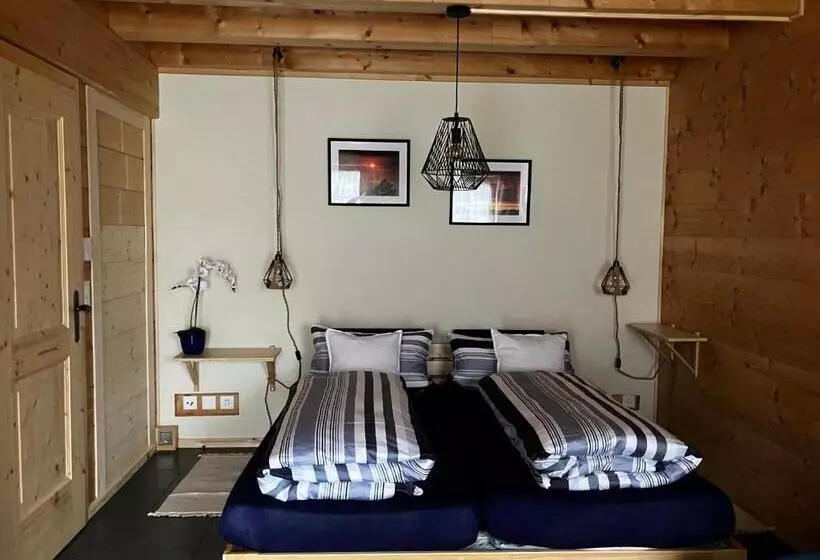 Aamiaismajoitus (B&B) Chalet Alpina Gyger