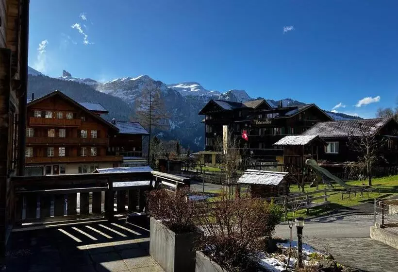 Aamiaismajoitus (B&B) Chalet Alpina Gyger