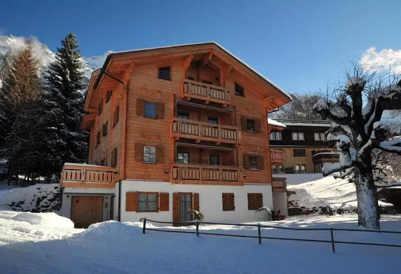 Aamiaismajoitus (B&B) Chalet Alpina Gyger