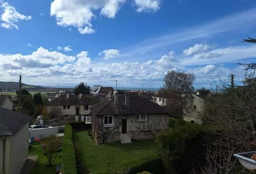 Aamiaismajoitus (B&B) La Fleur Du Soleil