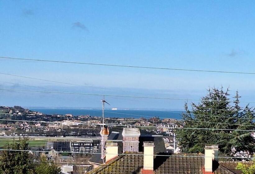 تختخواب و صبحانه La Fleur Du Soleil