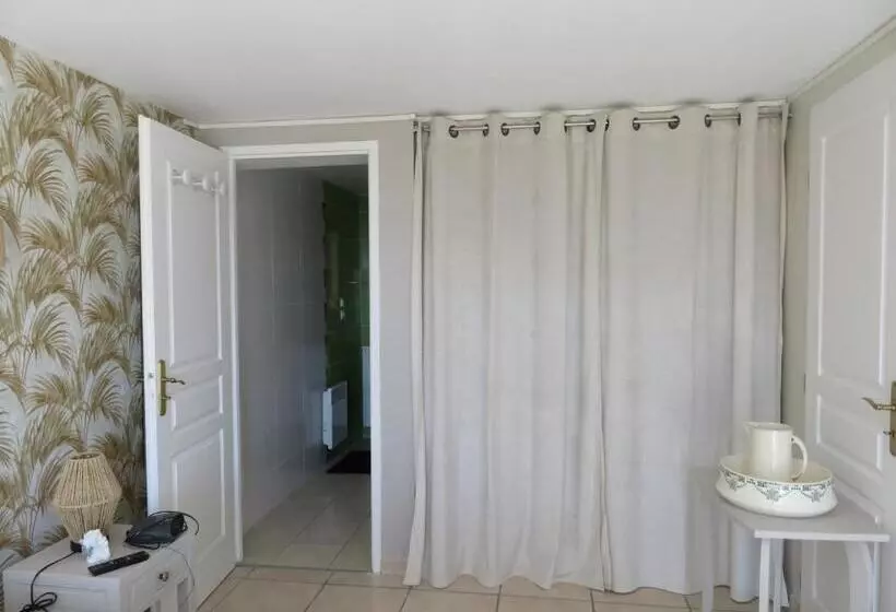 Aamiaismajoitus (B&B) Le Colombie Gouleme