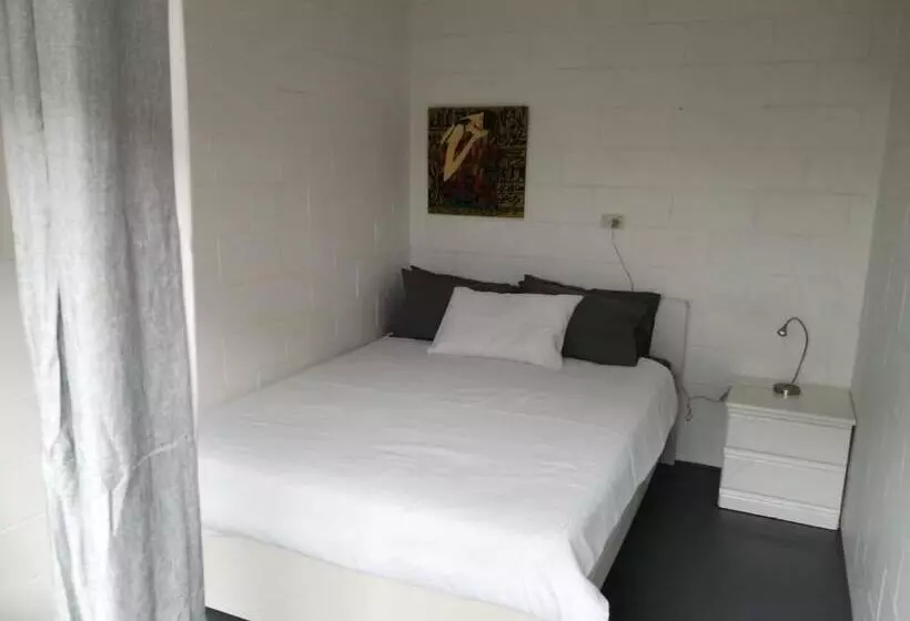 Aamiaismajoitus (B&B) Minjerribah Accommodation Standalone Unit