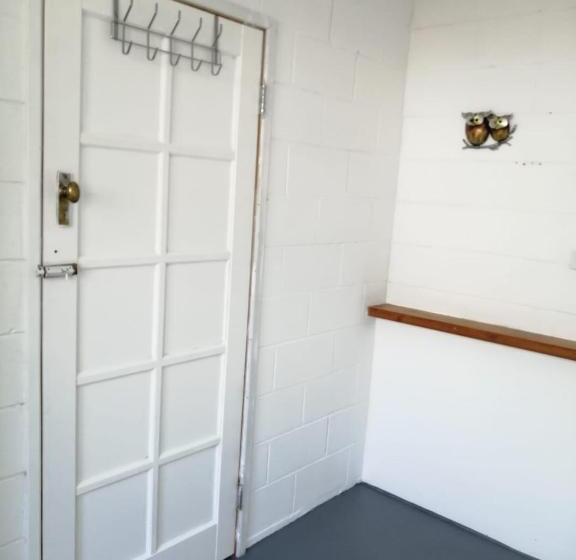 مبيت وإفطار Minjerribah Accommodation Standalone Unit