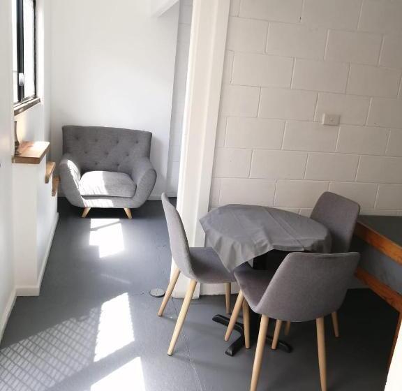 مبيت وإفطار Minjerribah Accommodation Standalone Unit