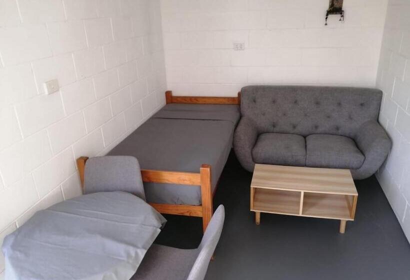 مبيت وإفطار Minjerribah Accommodation Standalone Unit