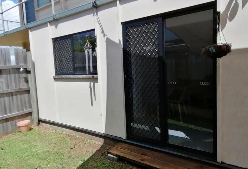 مبيت وإفطار Minjerribah Accommodation Standalone Unit