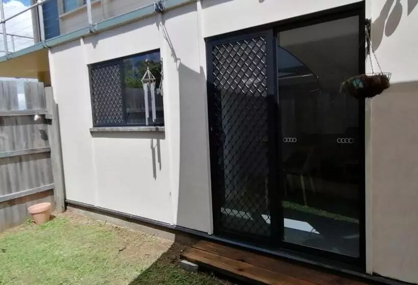 Aamiaismajoitus (B&B) Minjerribah Accommodation Standalone Unit