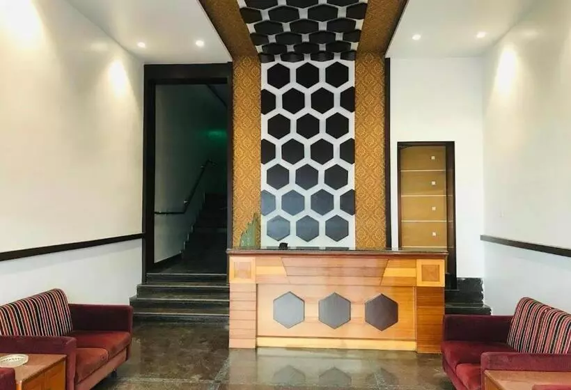 ホテル Naveed Residency