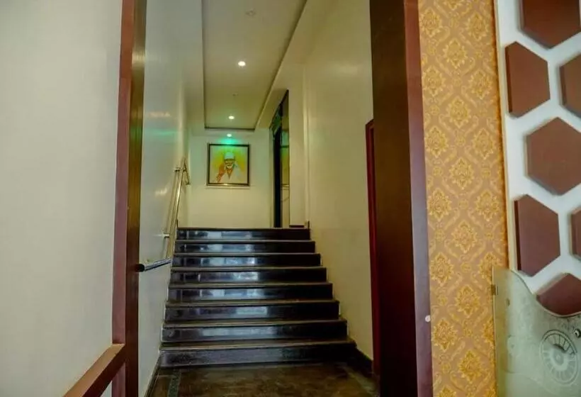 ホテル Naveed Residency