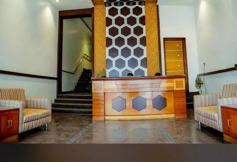 ホテル Naveed Residency