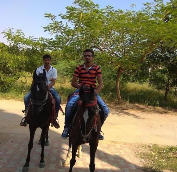 酒店 Swarg Maru Gam Health Resort