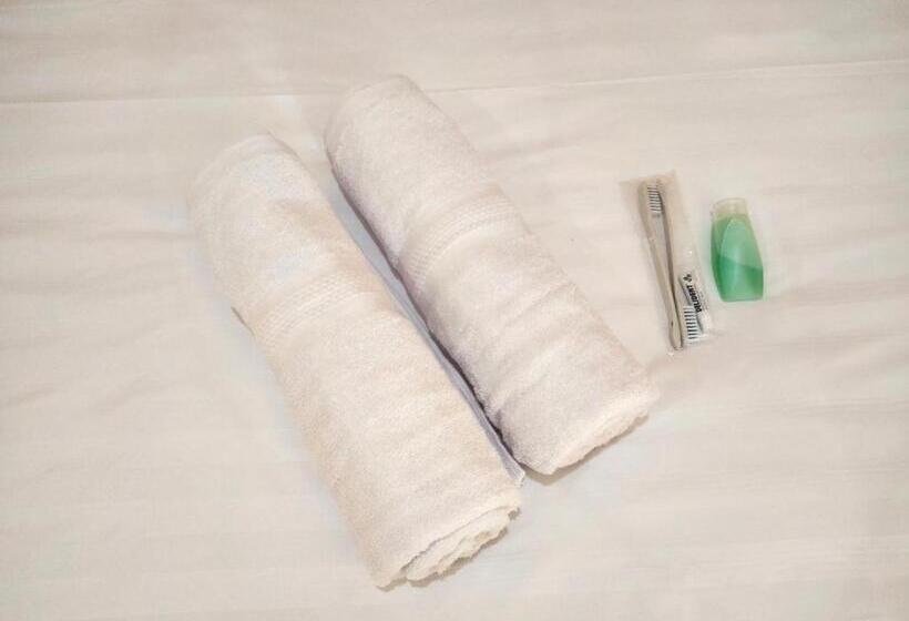 فندق Wisma Mutiara Near Alun Alun Demak Mitra Reddoorz