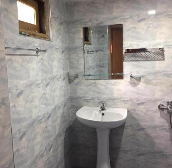 پانسیون Gemunupura