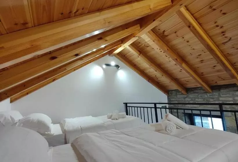 ペンション Gogo Moustache Guest House