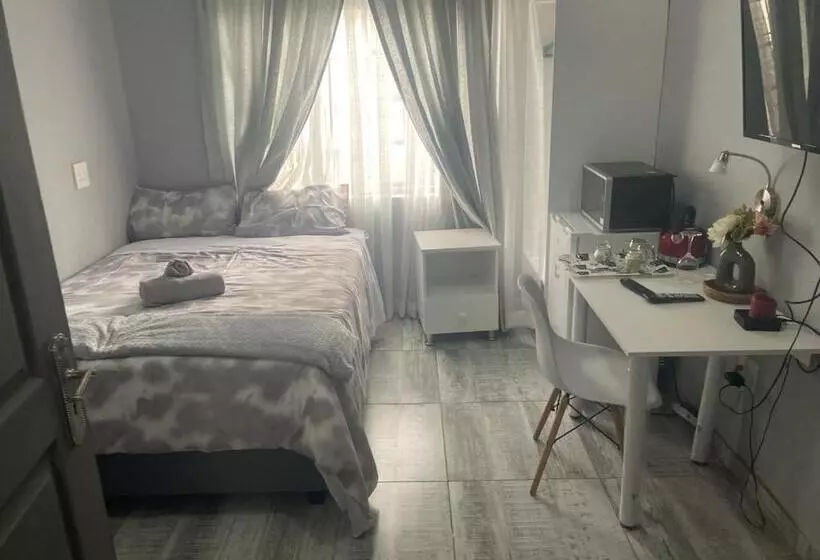 Majatalo Olimg Stays Budget Room1