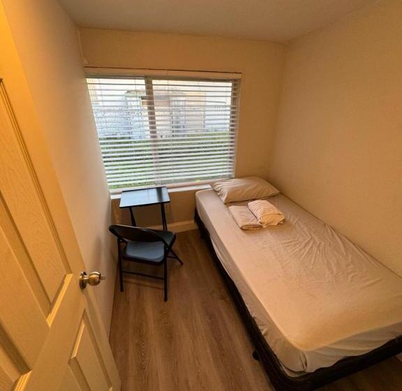 פנסיון Villa By Eco Shared