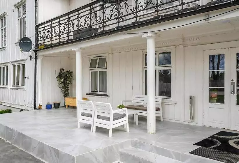 Retkeilymaja Herregårdshuset As