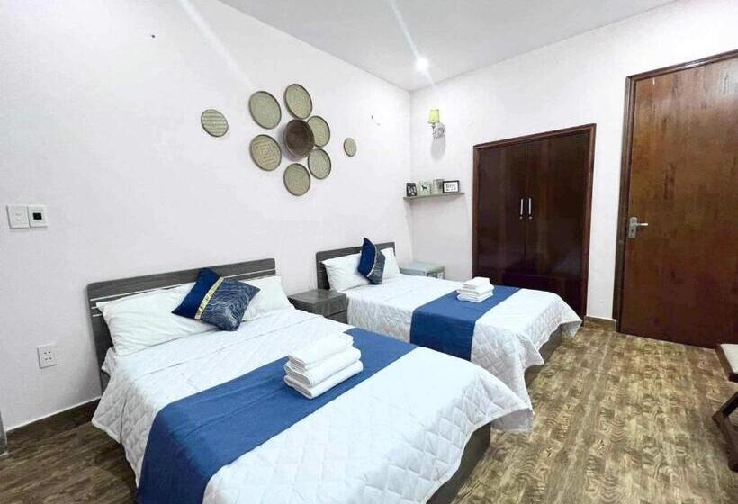 هتل Na Na Homestay